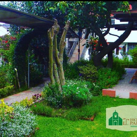 Hostal El Parque Tababela Eksteriør billede