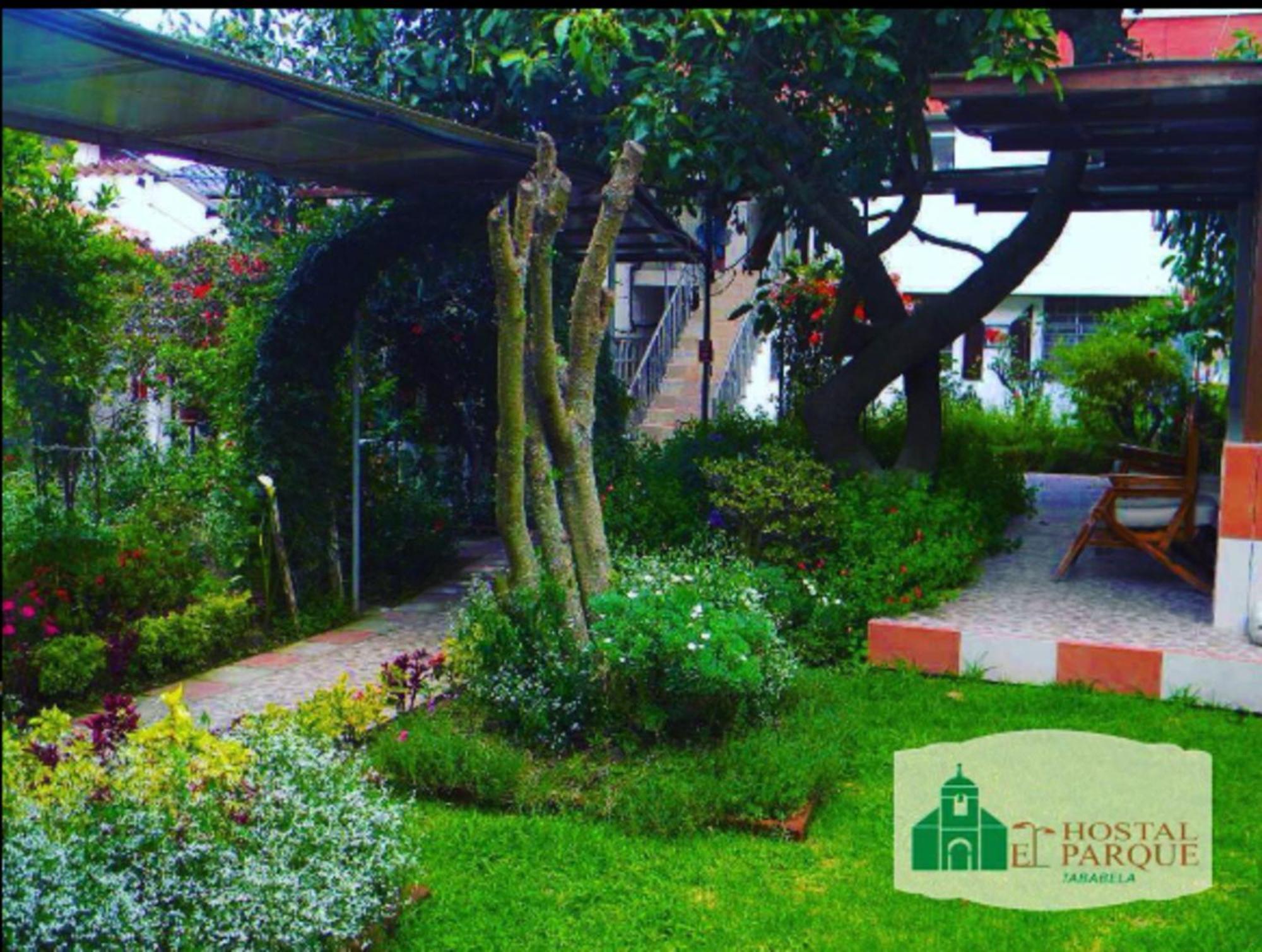 Hostal El Parque Tababela Eksteriør billede